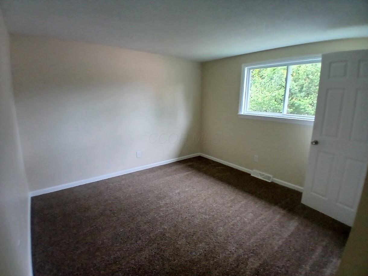 2489 Lipton Road Columbus, OH 43232 - Photo 17 of 26 Bedroom 1