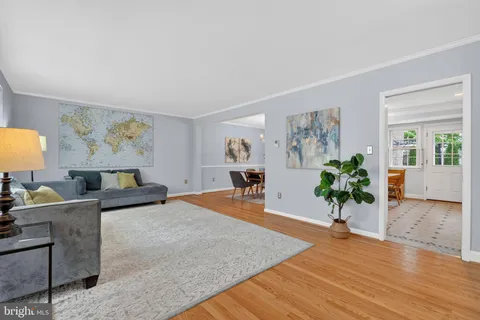 $1,250,000 | 915 North Overlook Drive, Alexandria, VA 22305