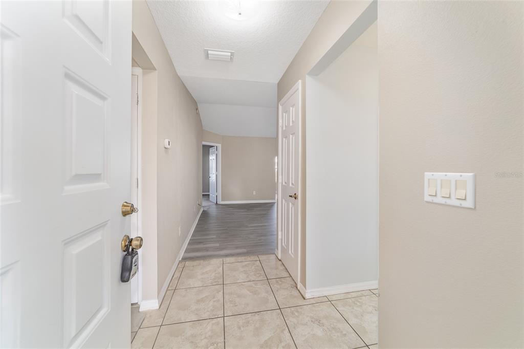 6241 Southwest 84th Place Ocala, FL 34476 - Photo 5 of 33