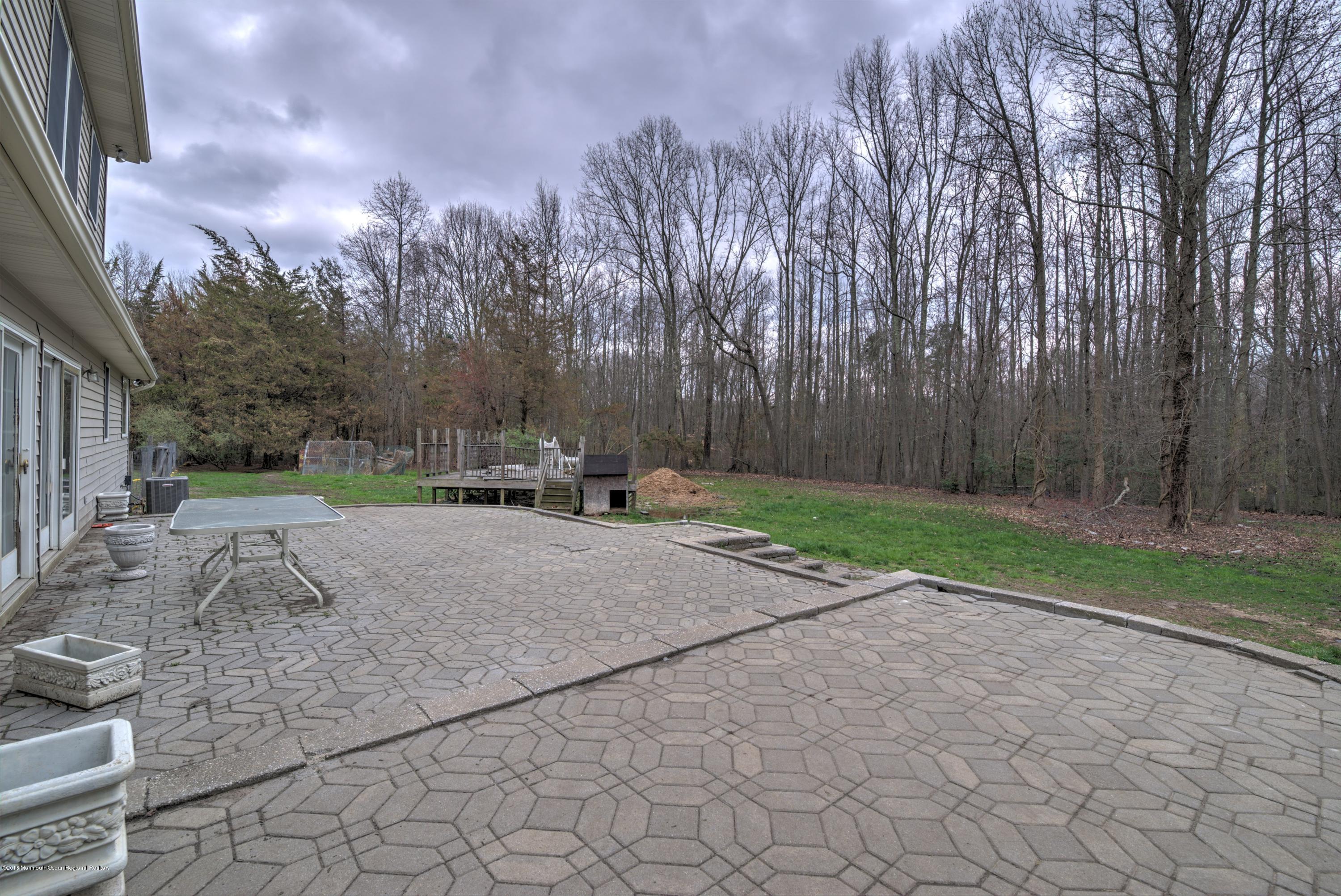 20 Hornerstown Road Cream Ridge, NJ 08514 - Photo 24 of 28 a view of backyard with green space