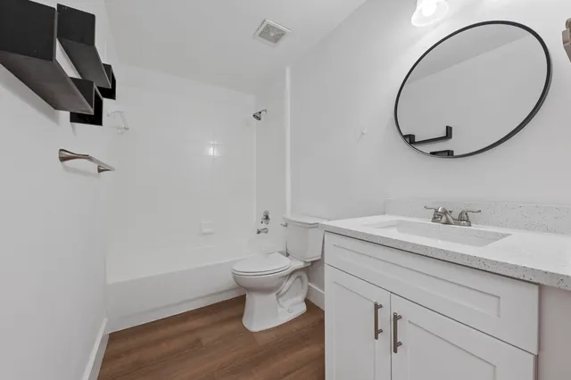 $329,900 | 2060 Greenview Shores Boulevard, Unit 323, Wellington, FL 33414