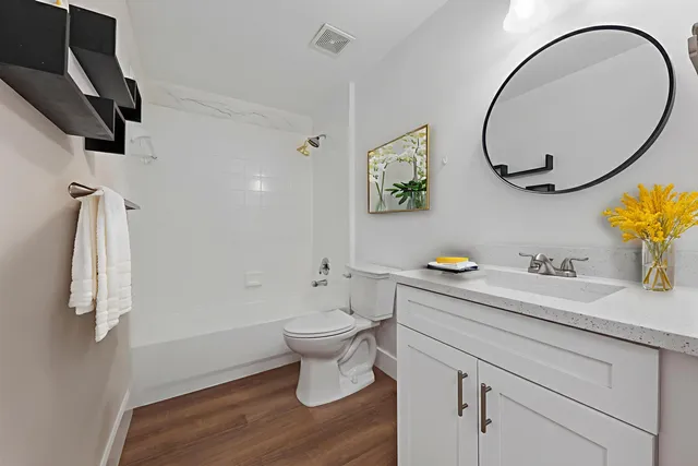 $329,900 | 2060 Greenview Shores Boulevard, Unit 323, Wellington, FL 33414