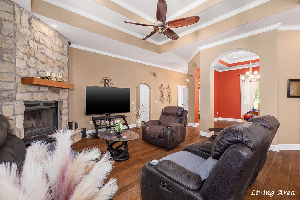 1171 Old Ewing Road Lufkin, TX 75901 - Photo 11 of 49 a living room with furniture and a flat screen tv