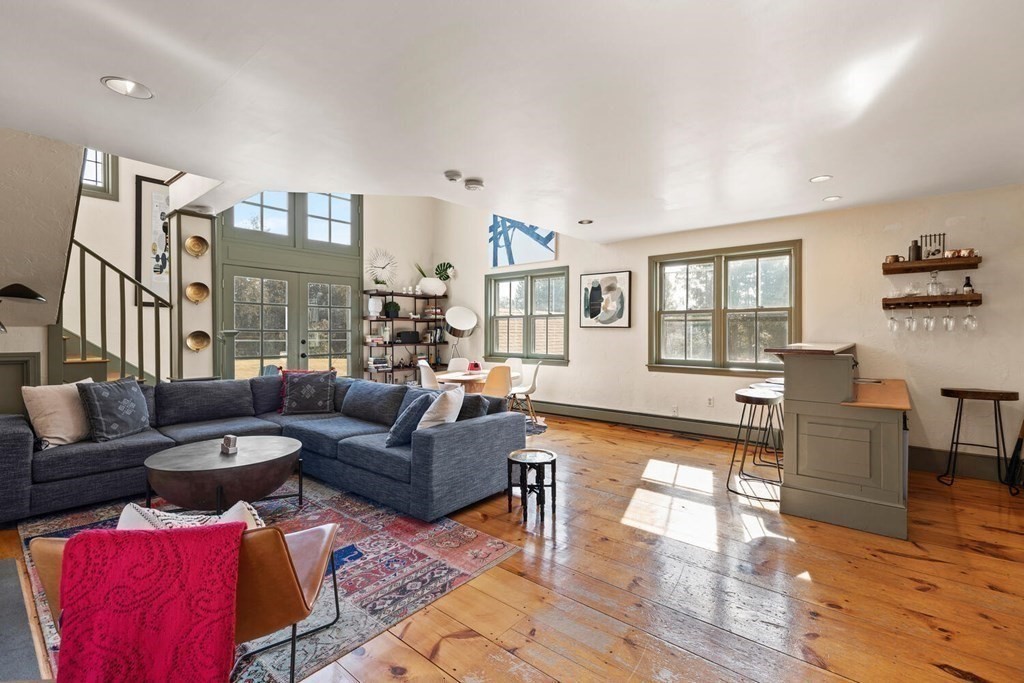 10 Brooks Road Wayland, MA 01778 - Photo 18 of 36 Gallery Image 18