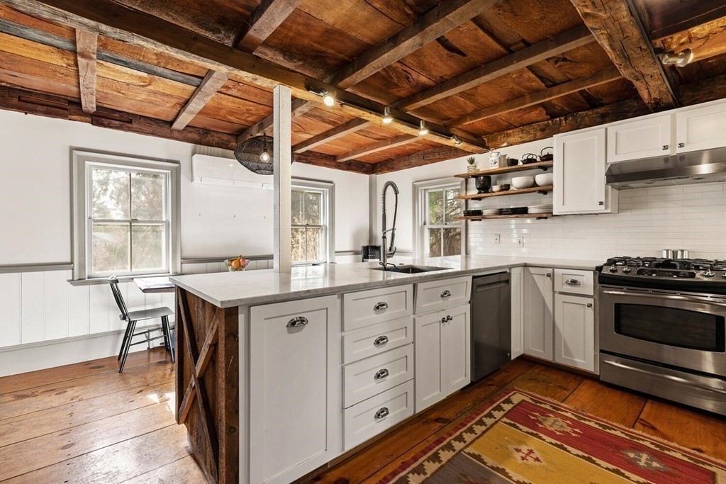 10 Brooks Road Wayland, MA 01778 - Photo 6 of 36 Gallery Image 6