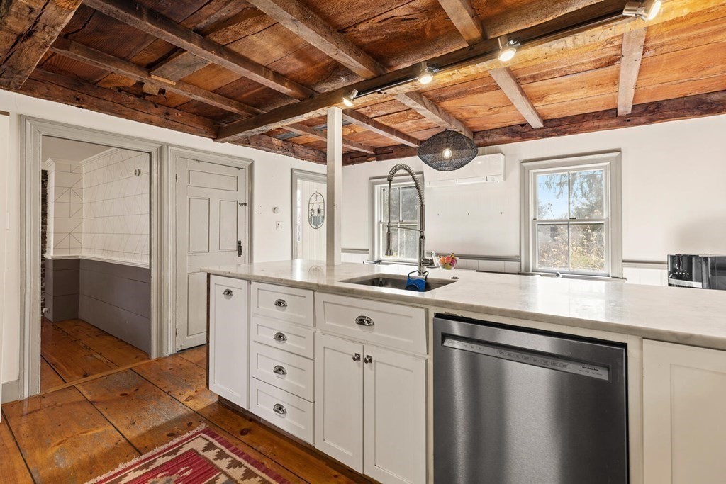 10 Brooks Road Wayland, MA 01778 - Photo 8 of 36 Gallery Image 8