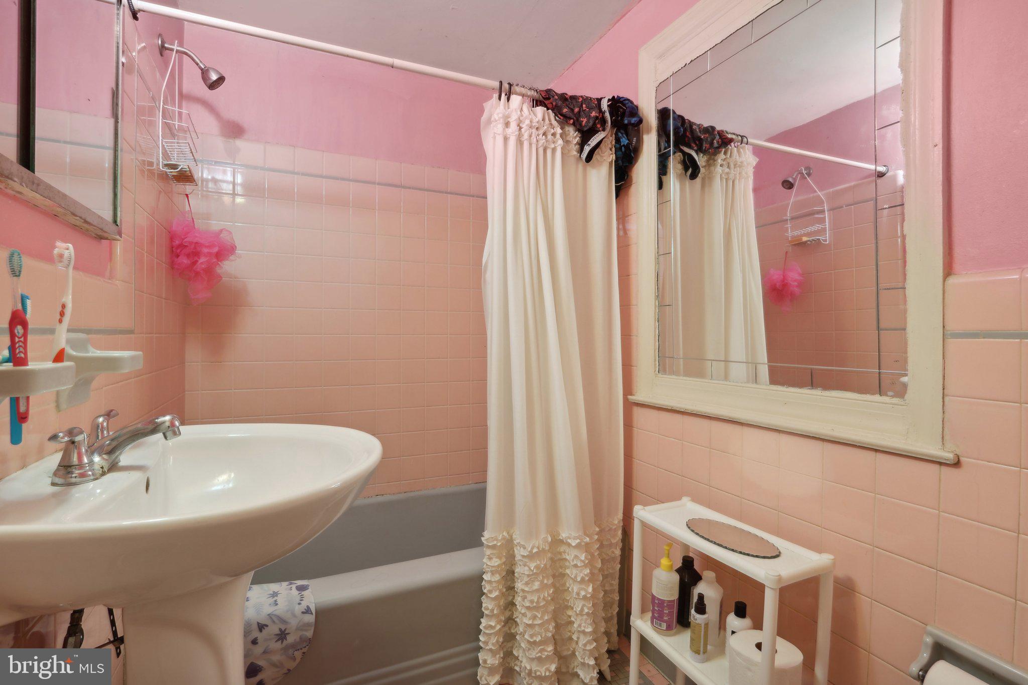 151 Kingston Road Cheltenham, PA 19012 - Photo 29 of 42