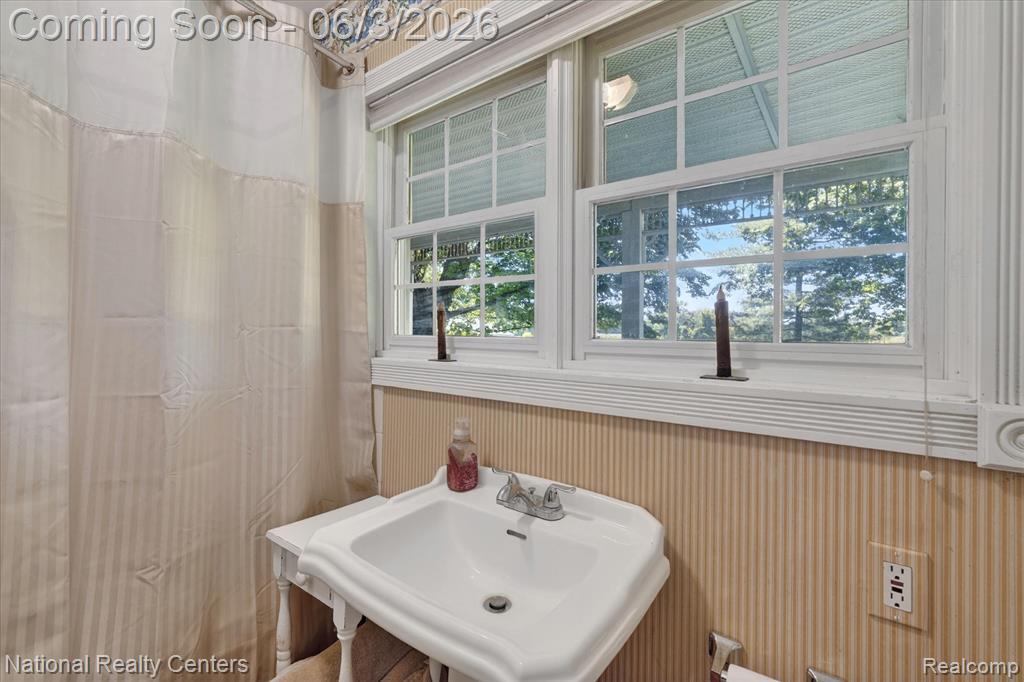 864 East Lovejoy Road Howell, MI 48855 - Photo 14 of 68