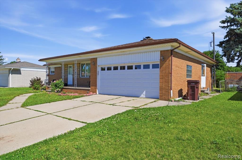 8565 Potomac Street Center Line, MI 48015 - Photo 3 of 33