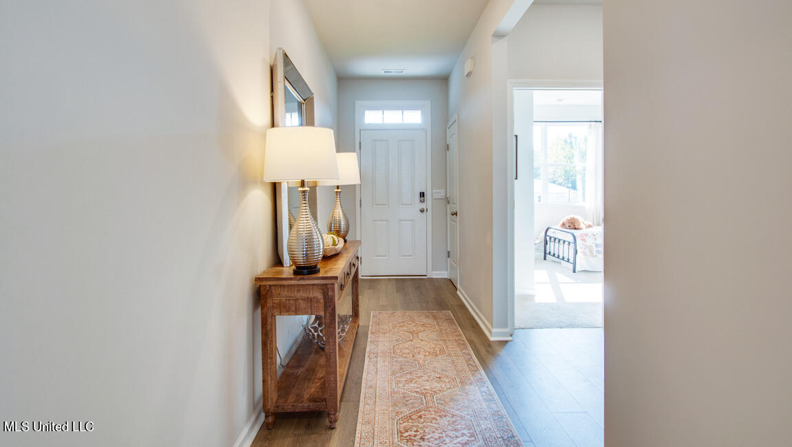 90 Pickwick Place Byhalia, MS 38611 - Photo 5 of 16 Dover_Entry