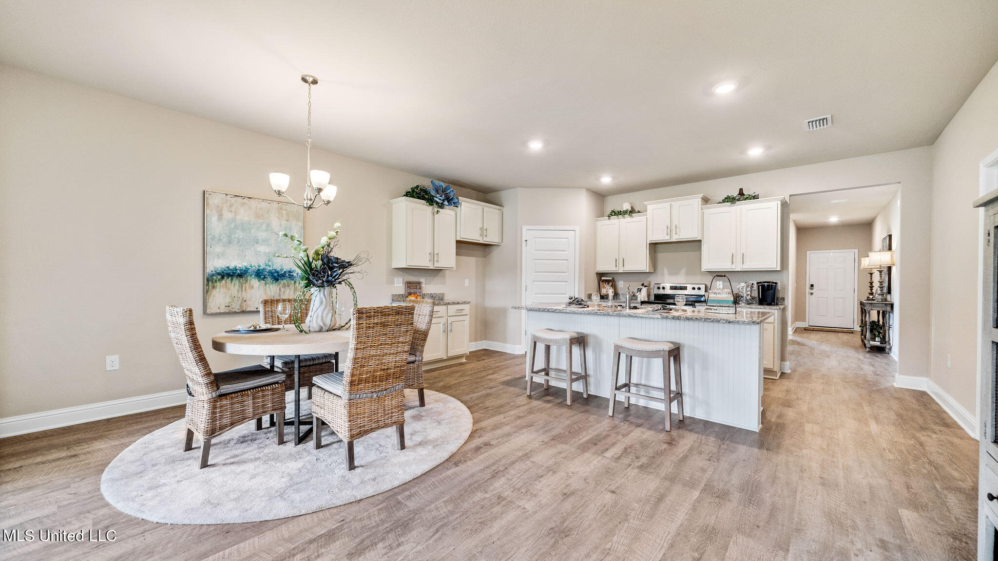 90 Pickwick Place Byhalia, MS 38611 - Photo 8 of 16 Dining