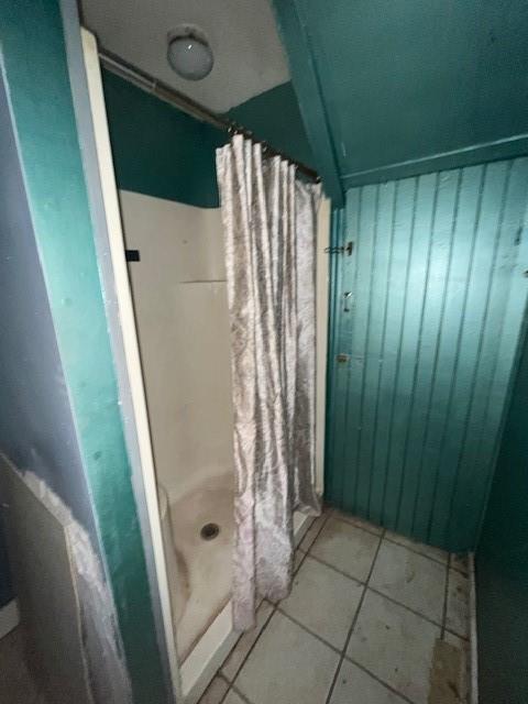 635 Rising Main Avenue Pittsburgh, PA 15212 - Photo 11 of 34 a bathroom with a shower and a glass door