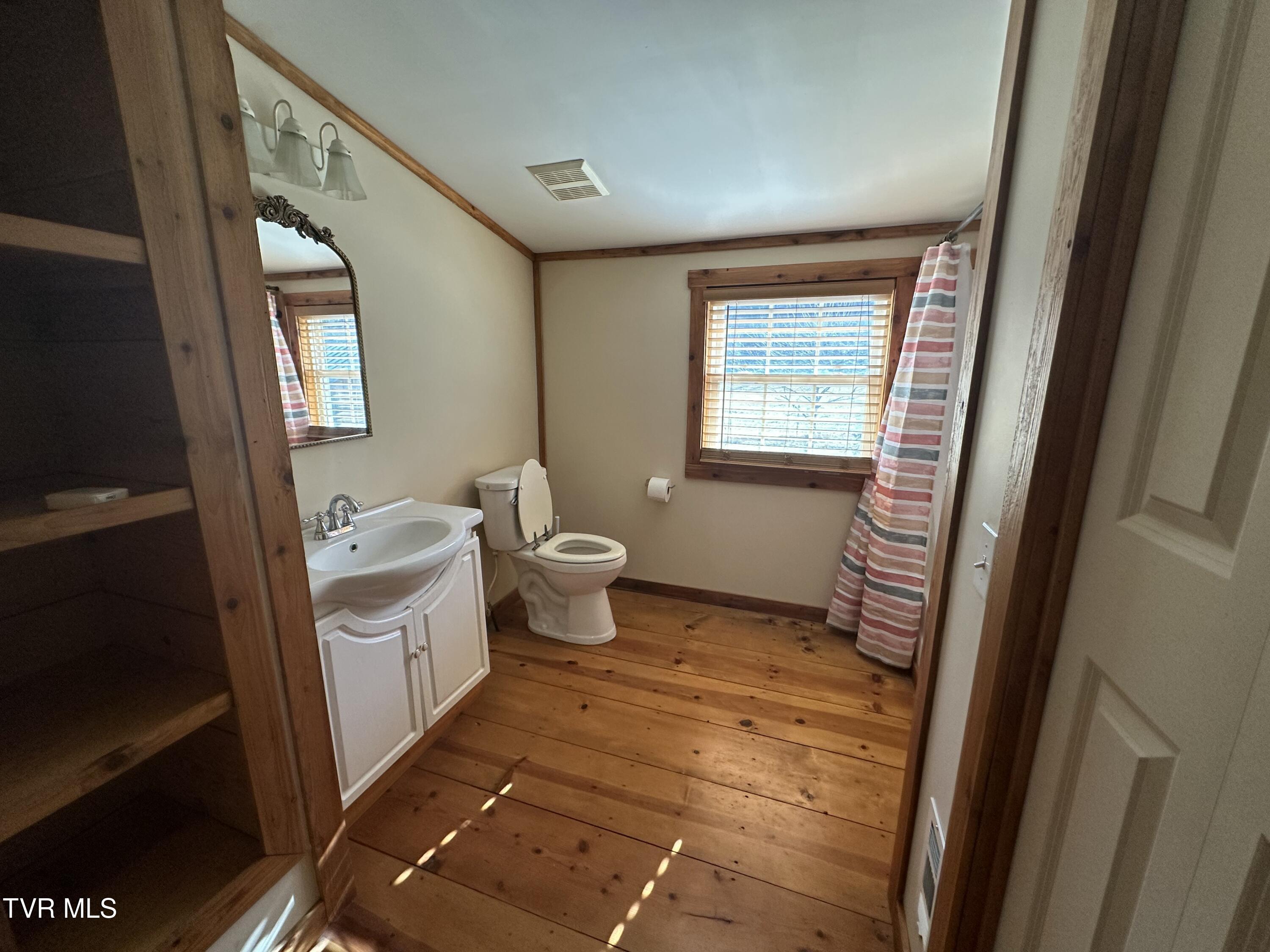 3693 Sane Road Parrottsville, TN 37843 - Photo 33 of 39 3695 Bathroom 2 (2)