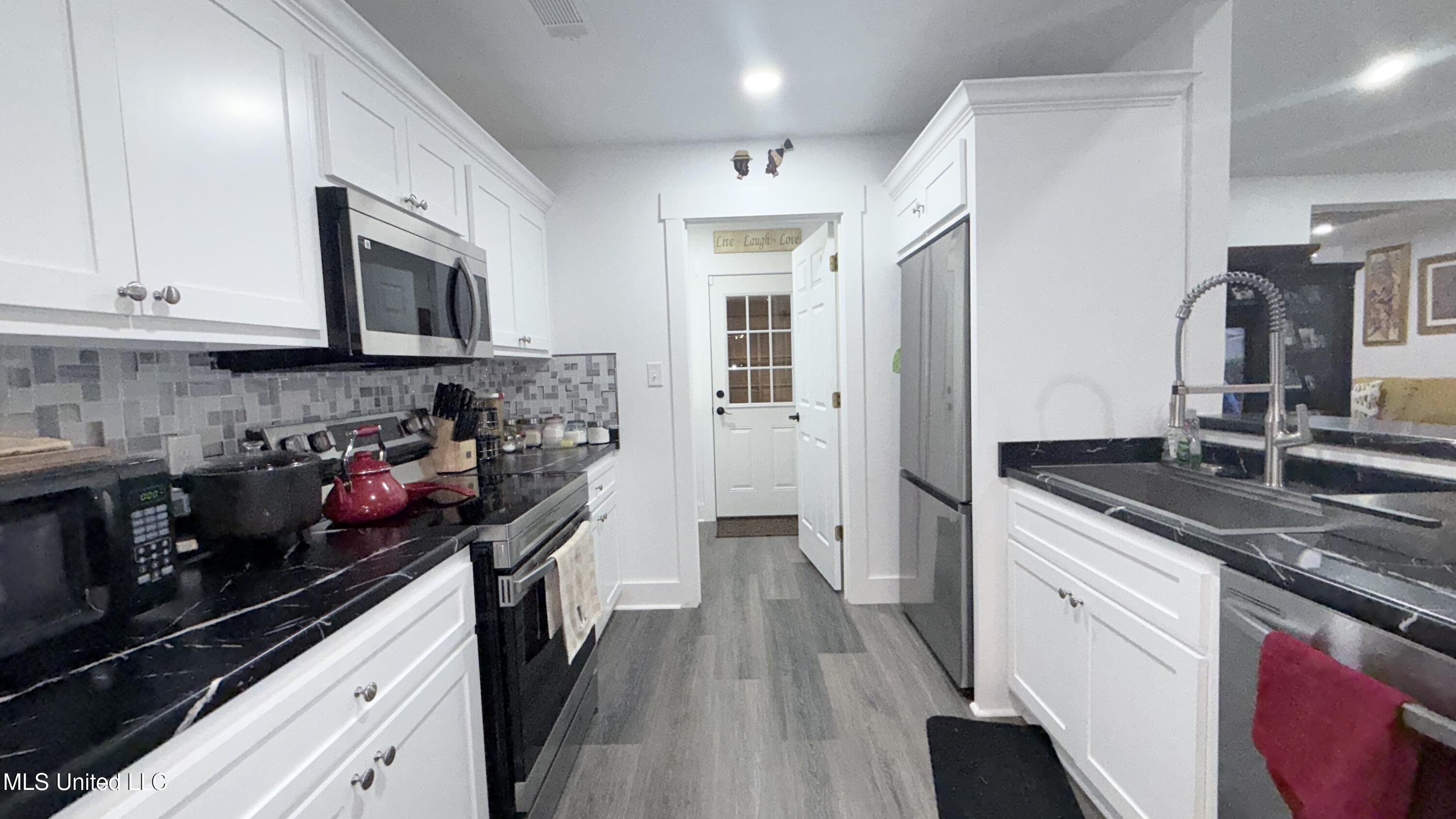 3887 Abby Lane Belden, MS 38826 - Photo 7 of 24 20251210_232506033_iOS