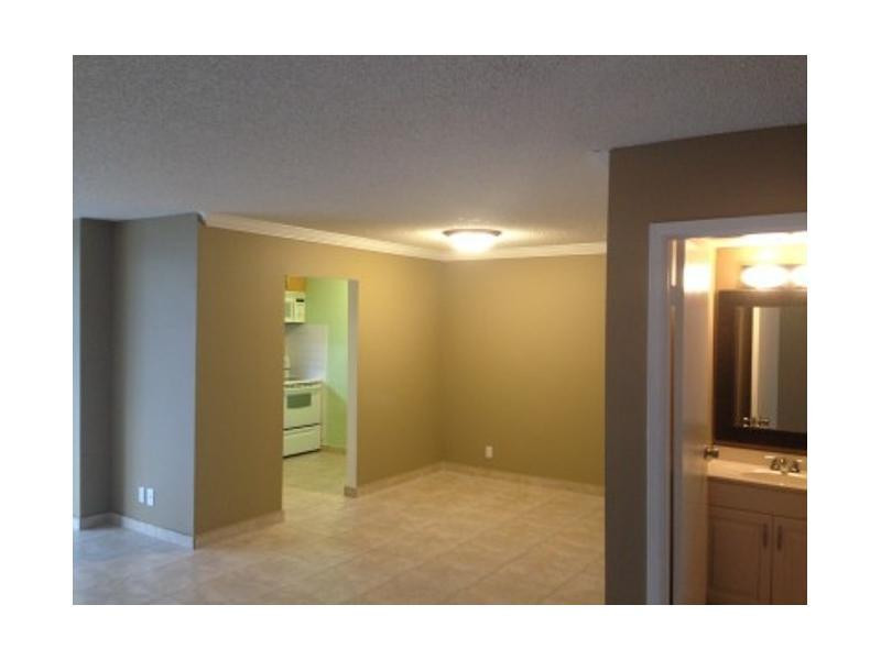 17021 North Bay Road, Unit 910 Sunny Isles Beach, FL 33160 - Photo 8 of 19 a room with closet