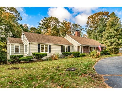 22 Bishops Lane Lynnfield, MA 01940 - Photo 2 of 31 a front view of a house with a yard