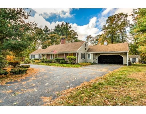 22 Bishops Lane Lynnfield, MA 01940 - Photo 3 of 31 a front view of a house with yard