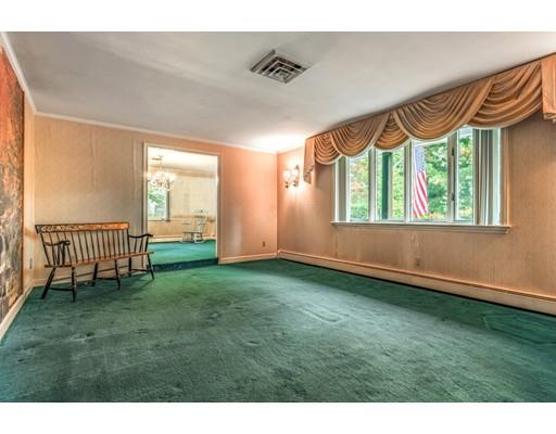 22 Bishops Lane Lynnfield, MA 01940 - Photo 5 of 31 a view of an empty room and window