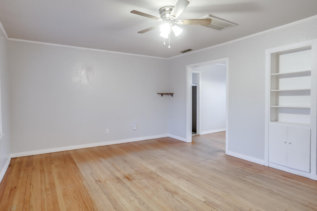 3414 24th Street Lubbock, TX 79410 - Photo 3 of 18 3414-101