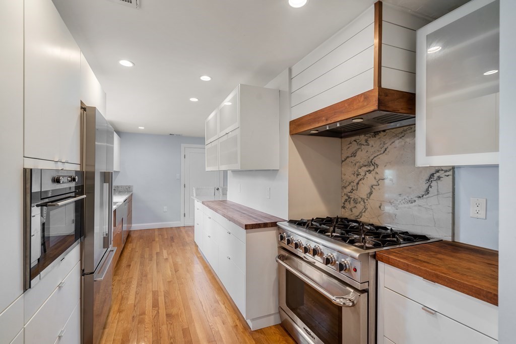35 Brook Road Sharon, MA 02067 - Photo 8 of 24 Gallery Image 8