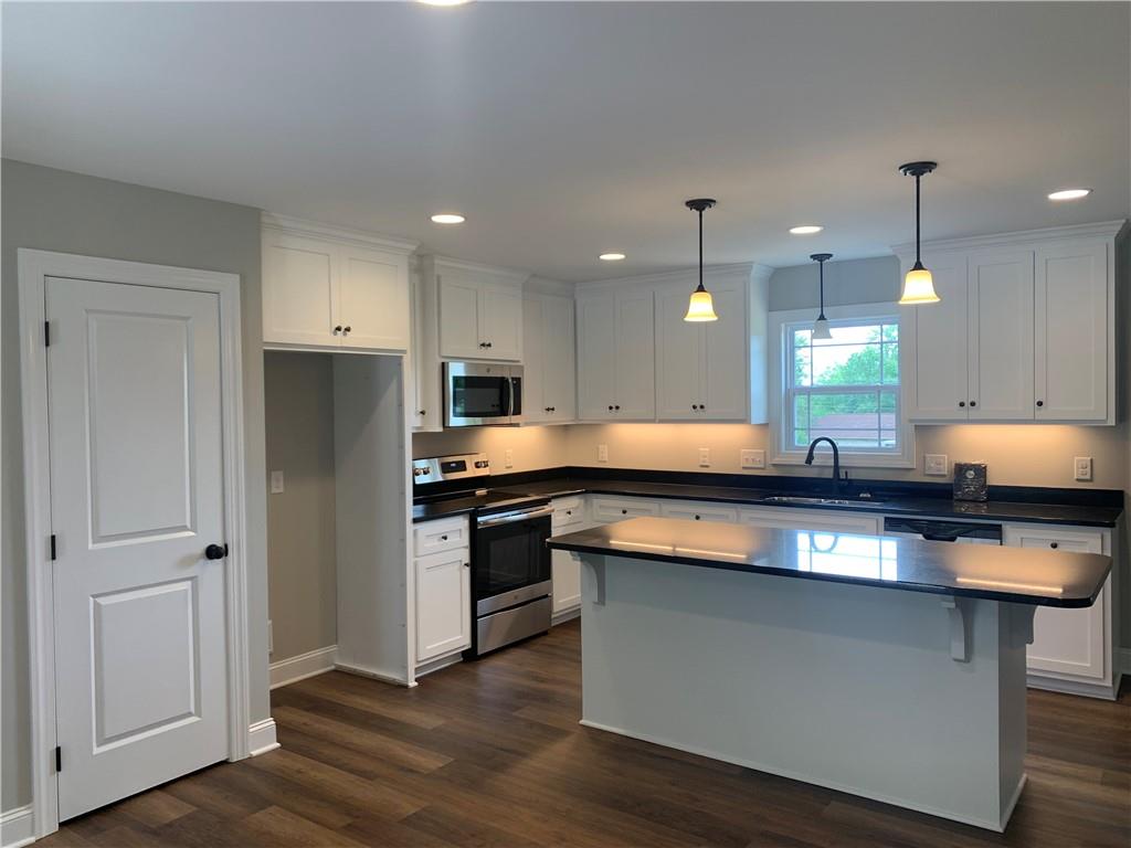 2946 Spencer Road Conover, NC 28613 - Photo 3 of 14 Gallery Image 3