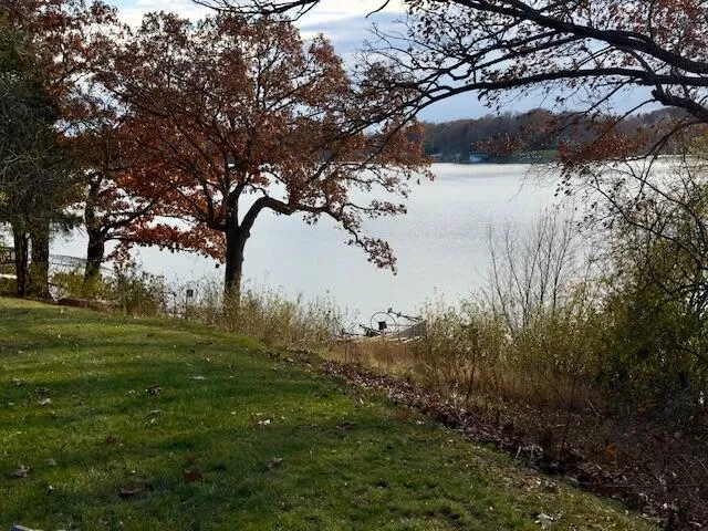 $3,800 | 35081 Fairview Road, Oconomowoc Lake, WI 53066