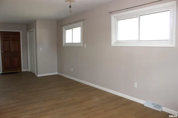 $149,900 | 435 Columbus Avenue, Galesburg, IL 61401