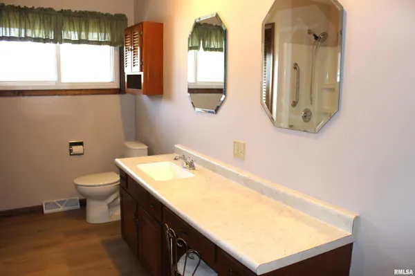 $149,900 | 435 Columbus Avenue, Galesburg, IL 61401