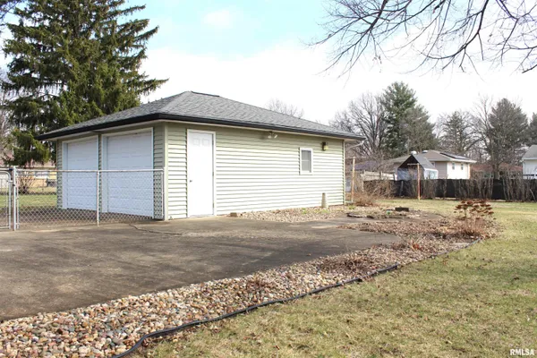 $149,900 | 435 Columbus Avenue, Galesburg, IL 61401