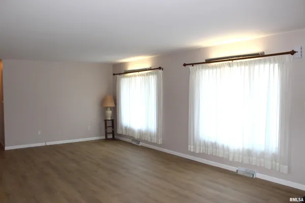 $149,900 | 435 Columbus Avenue, Galesburg, IL 61401