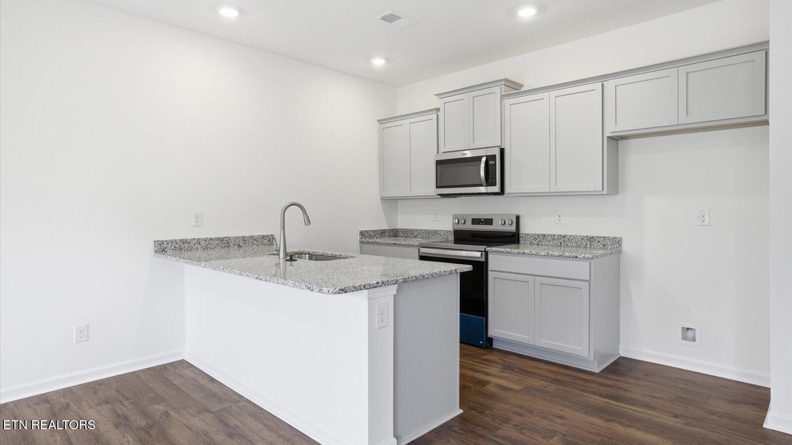 3771 Wyatt Way Kodak, TN 37764 - Photo 6 of 30 4 kitchen