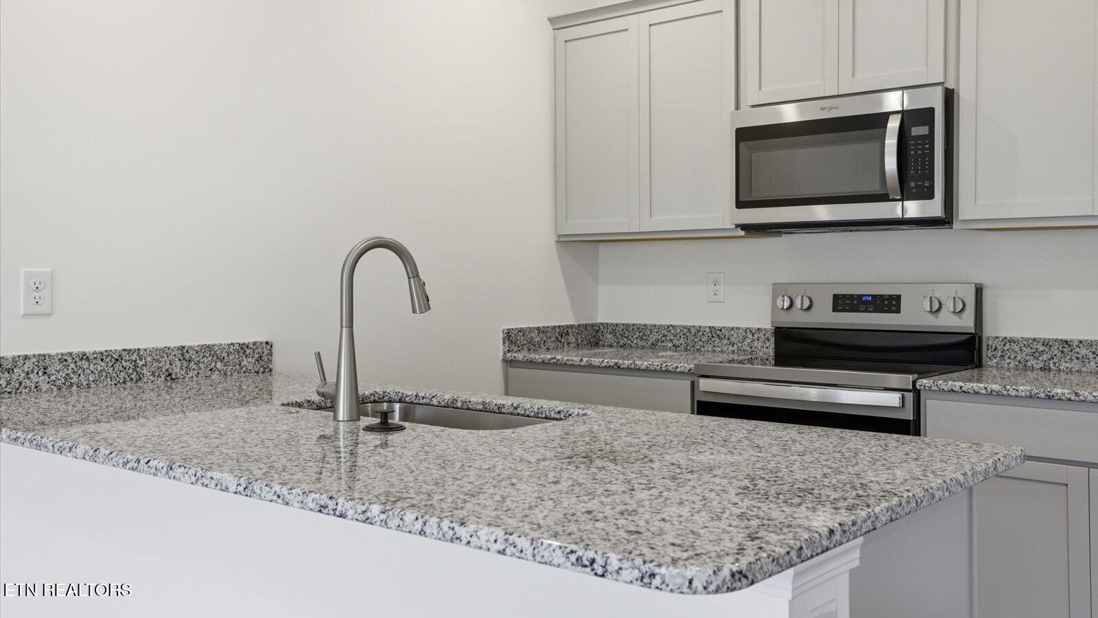 3771 Wyatt Way Kodak, TN 37764 - Photo 8 of 30 4-2 kitchen