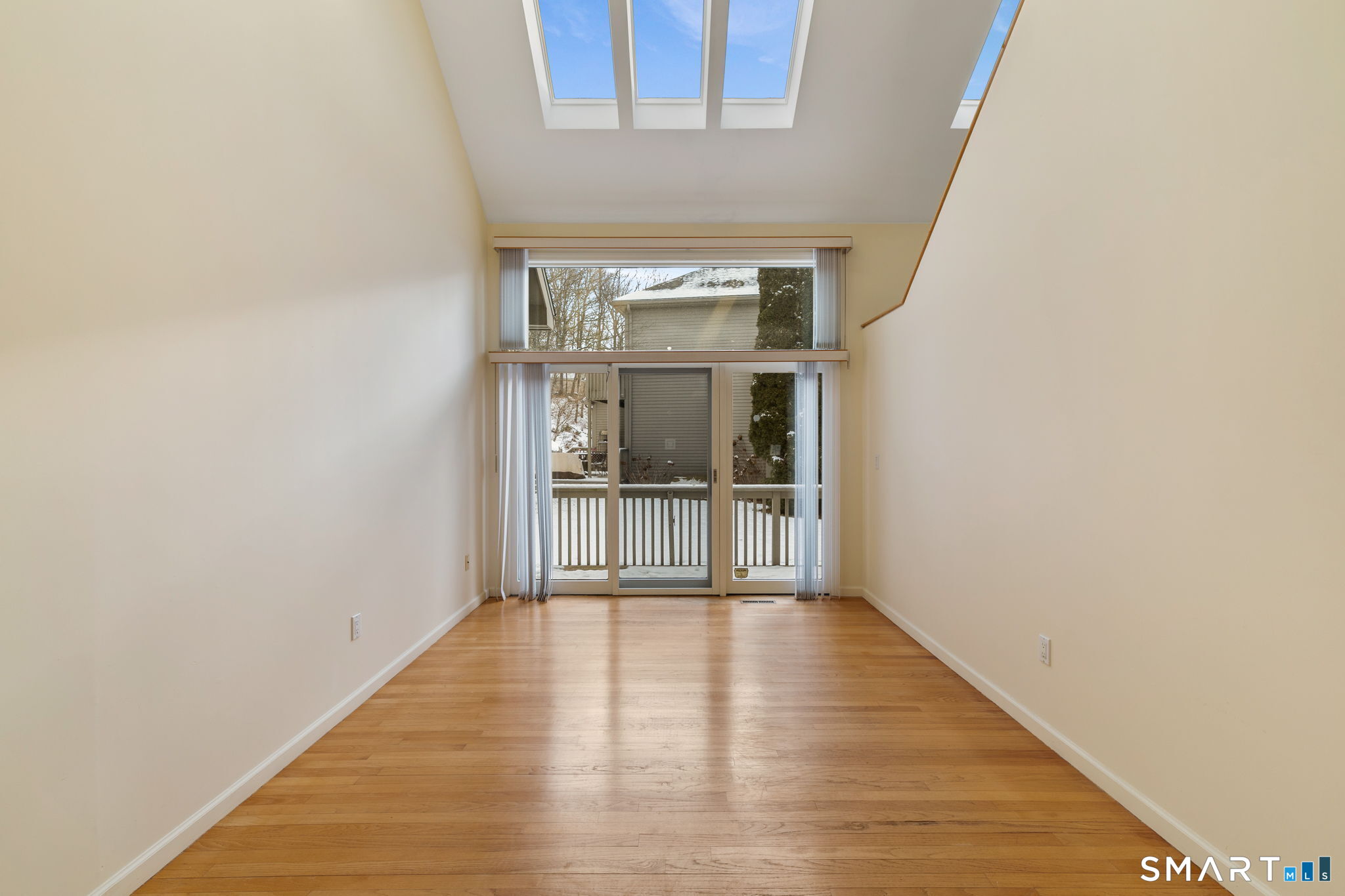 12 Elizabeth Court, Unit 12 Groton, CT 06340 - Photo 11 of 40 Family room