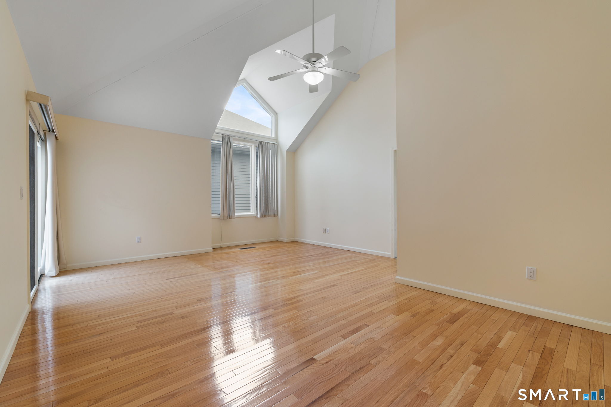 12 Elizabeth Court, Unit 12 Groton, CT 06340 - Photo 20 of 40 First floor primary bedroom suite