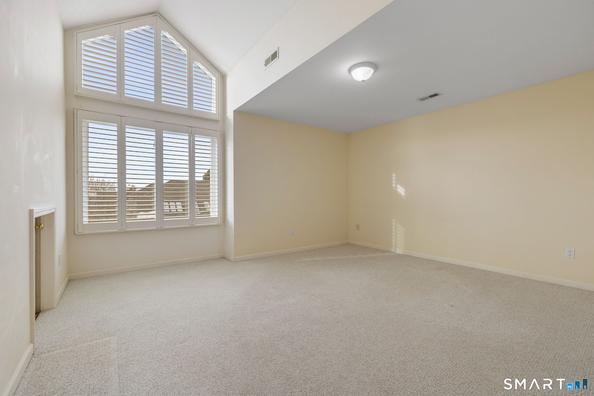 12 Elizabeth Court, Unit 12 Groton, CT 06340 - Photo 29 of 40 Second bedroom