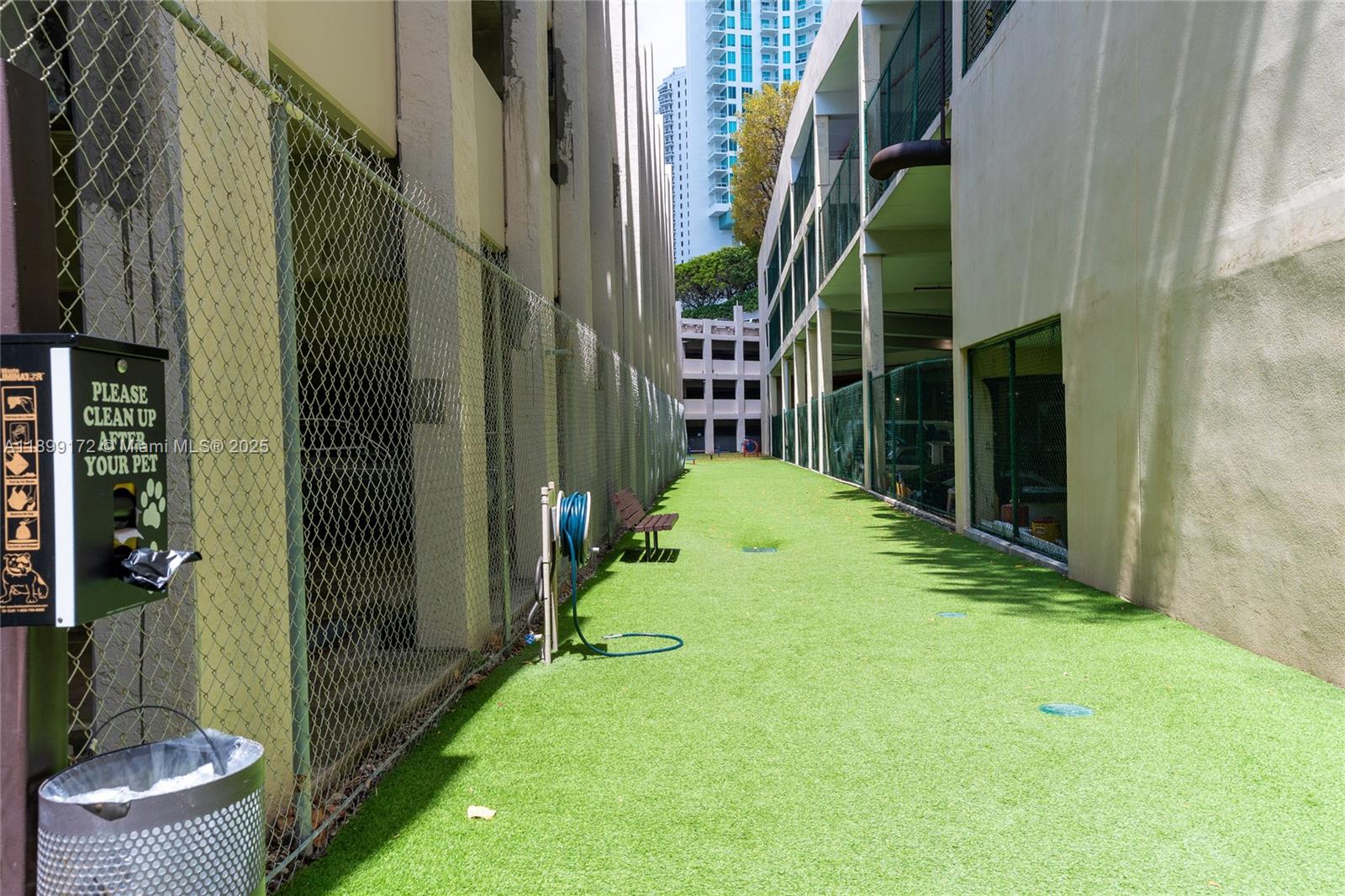 540 Brickell Key Drive, Unit 202 Miami, FL 33131 - Photo 35 of 60