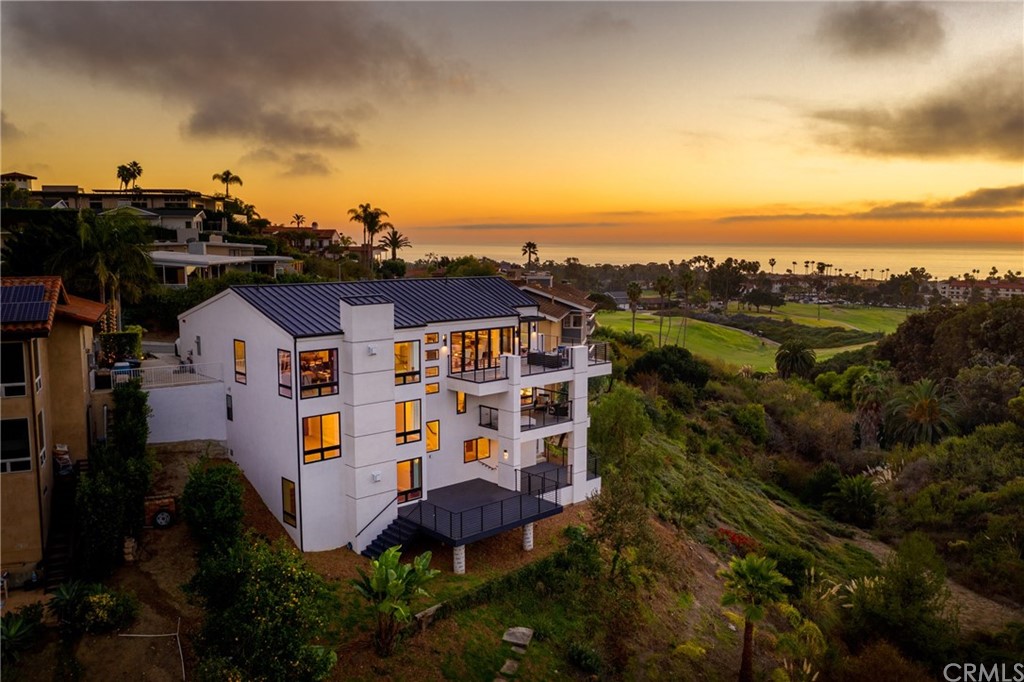 447 Avenida Crespi San Clemente, CA 92672 - Photo 39 of 42 an aerial view of residential houses with outdoor space and trees