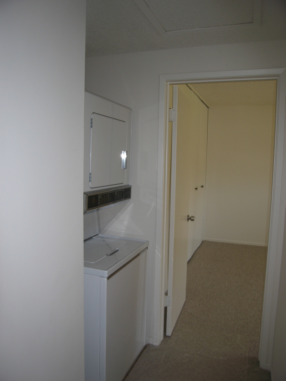 5820 Encina Road, Unit 2 Goleta, CA 93117 - Photo 8 of 15 Laundry Area