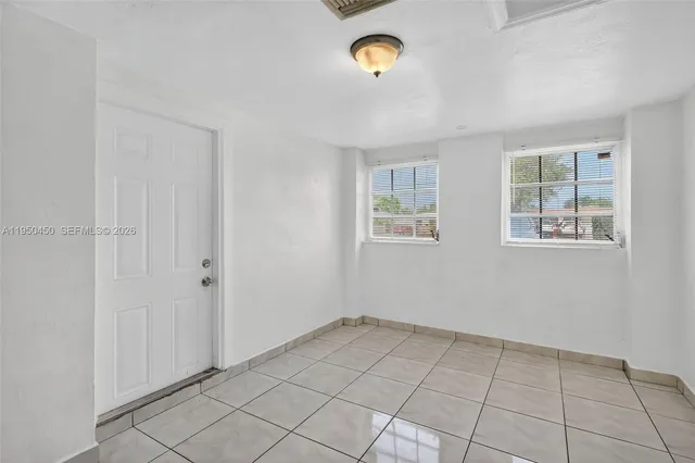 $4,000 | 1498 Northeast 180th Street, North Miami Beach, FL 33162