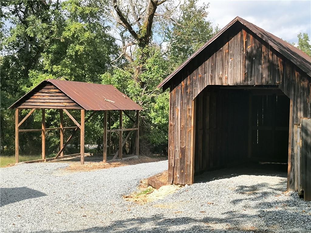 280 Hasty School Road Thomasville, NC 27360 - Photo 11 of 33