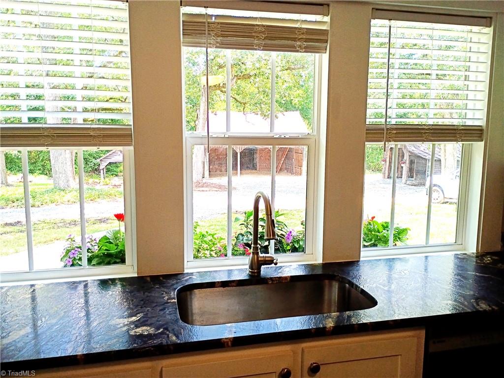 280 Hasty School Road Thomasville, NC 27360 - Photo 21 of 33