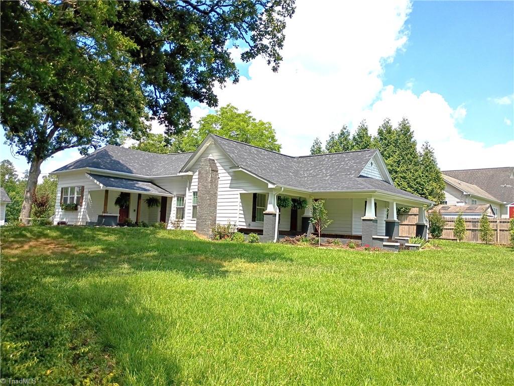 280 Hasty School Road Thomasville, NC 27360 - Photo 3 of 33