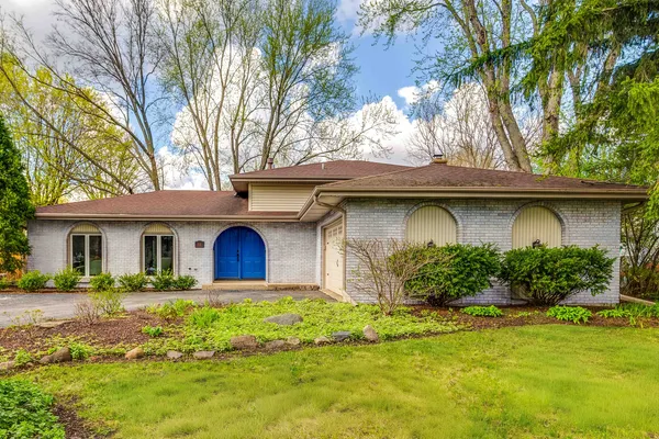 $625,000 | 918 Bedford Lane, Libertyville, IL 60048