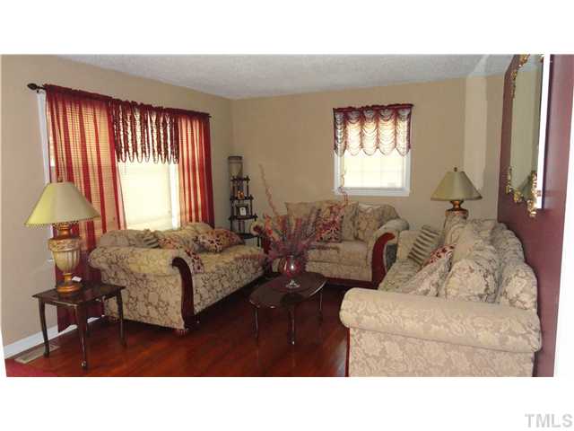 821 Carlisle Street Raleigh, NC 27610 - Photo 4 of 20