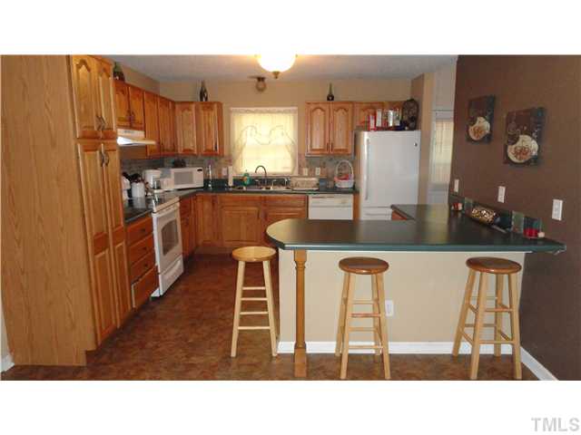 821 Carlisle Street Raleigh, NC 27610 - Photo 5 of 20