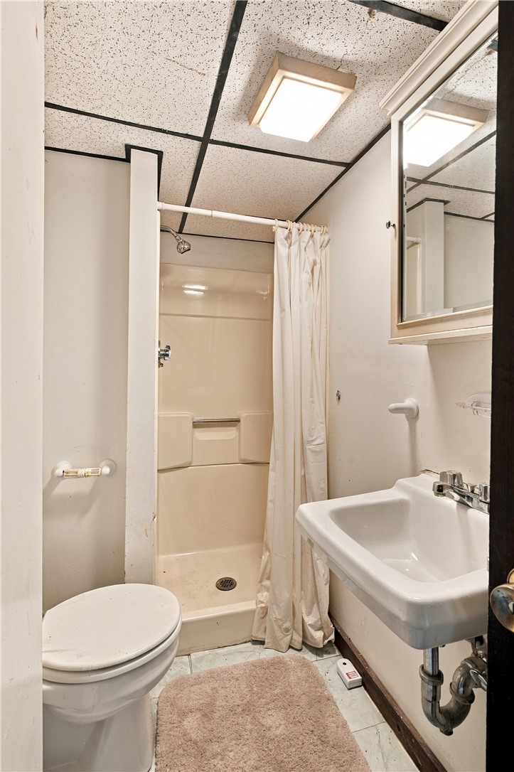 136 Durfee Road Tiverton, RI 02878 - Photo 30 of 39 Gallery Image 30