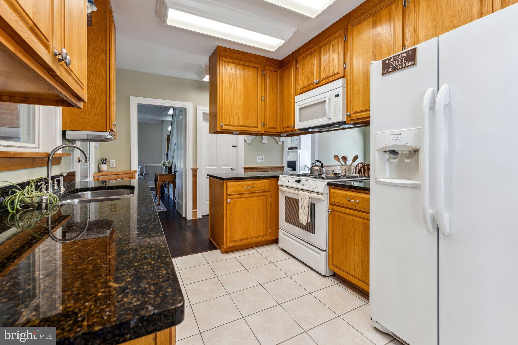621 Uniontown Road Westminster, MD 21158 - Photo 8 of 25 Granite Countertops, built in Microwave