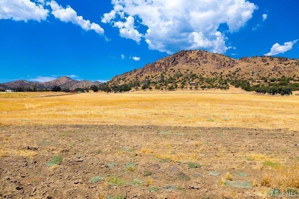 14401 Back Canyon Road Caliente, CA 93518 - Photo 9 of 25 Gallery Image 9