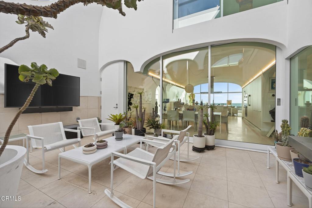 1211 Capri Way Oxnard, CA 93035 - Photo 25 of 63 a room with gym equipment