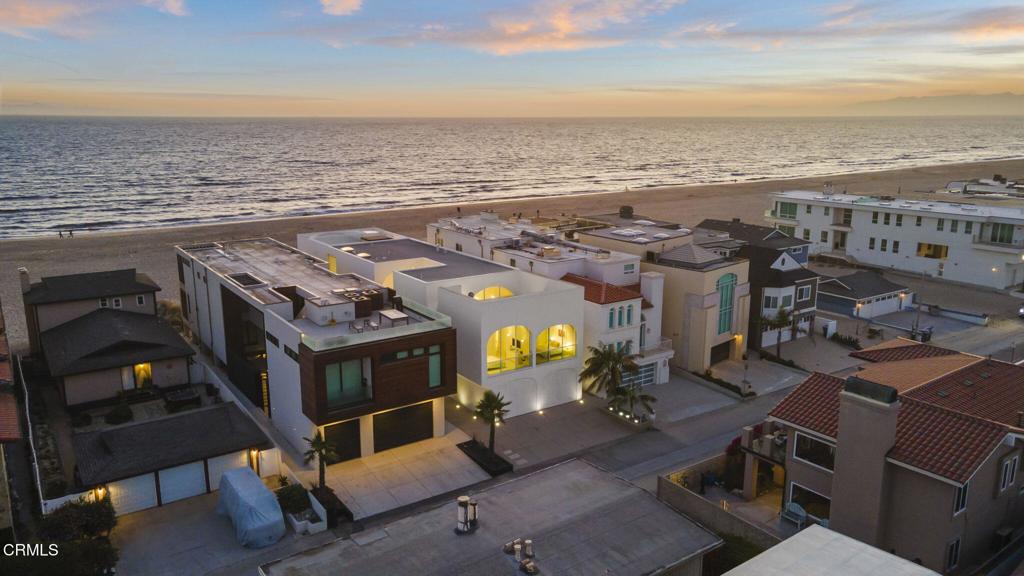 1211 Capri Way Oxnard, CA 93035 - Photo 62 of 63 a view of a balcony with city and ocean view